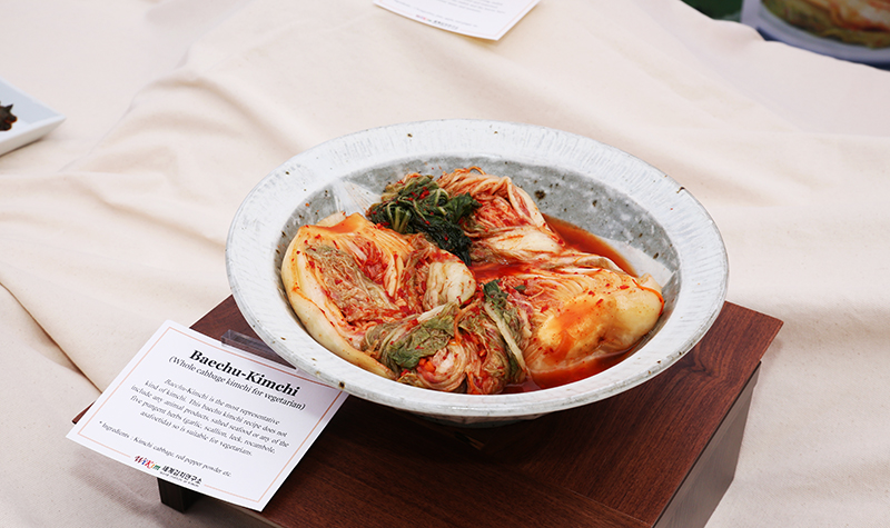 世界辛奇研究所于9月14日，在英国伦敦举行了以"韩国素食，辛奇和发酵食品"为主题的辛奇展示及品尝会。图为当天展出的素食白菜辛奇。图片来源：世界辛奇研究所