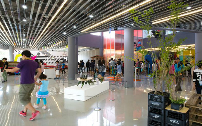 경기도 광명시의 광명업사이클아트센터는 쓰레기소각장 유휴공간을 전시와 공연, 교육을 진행하는 복합문화공간으로 리모델링한 곳이다.