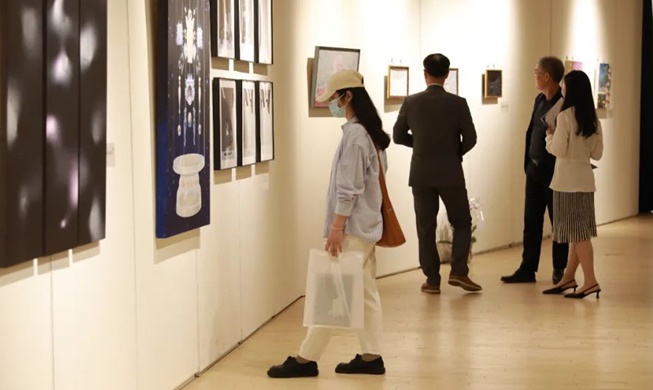 韩中艺术之桥梁：《央美、清华韩中学生交流展“解放-黑房”》