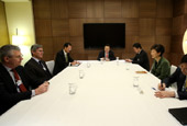韩国总统朴槿惠希望跨国企业CEO扩大对韩投资