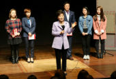 朴槿惠在“享受文化日”观赏音乐剧