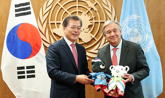 文在寅总统与联合国秘书长讨论朝鲜及国际现案
