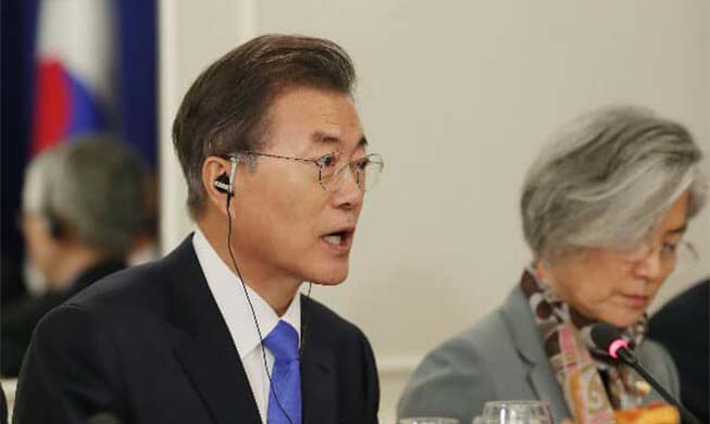 韩美日首脑表示应对朝进行最高强度的制裁