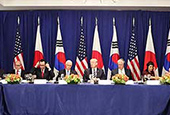 韩美日首脑会谈（2017年9月）