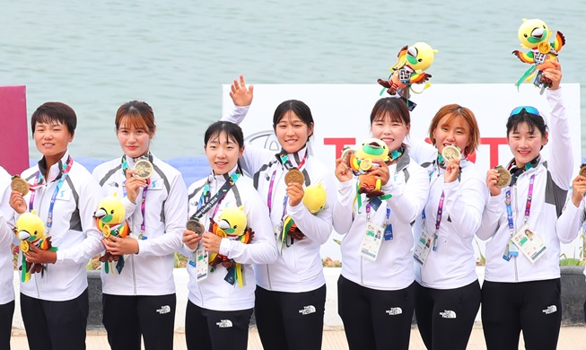 【亚运会精彩片段第8天】韩朝皮划艇联队亚运会首获奖牌