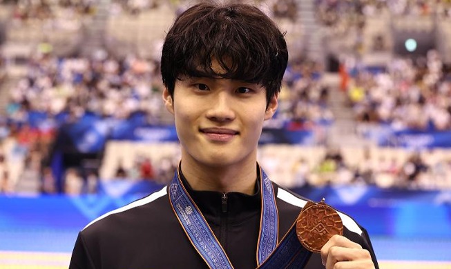 韩游泳选手黄宣优连续两届世锦赛200米自由泳夺奖牌