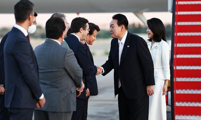 尹锡悦抵达马德里，今将出席韩澳首脑会晤