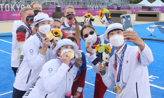 韩国队摘得东京奥运女子射箭团体赛金牌