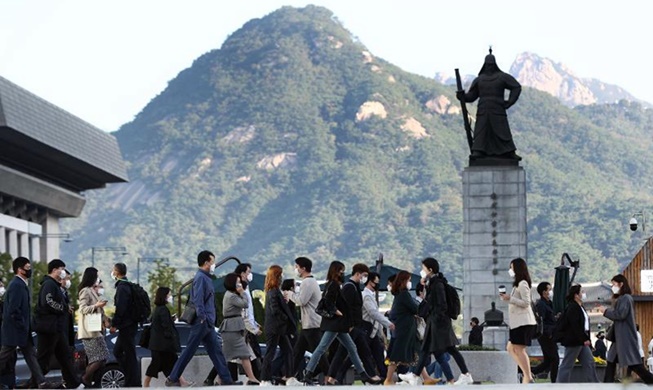 以民主主义和共同体意识应对新冠疫情的韩国