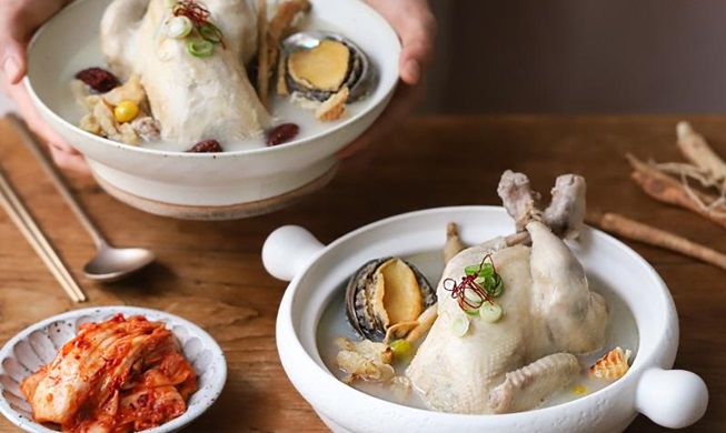三伏天品尝参鸡汤——韩国人的“以热治热”之道