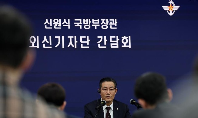 韩国防部长官申源湜：在朝核进一步威胁之时应加强韩美日安全合作
