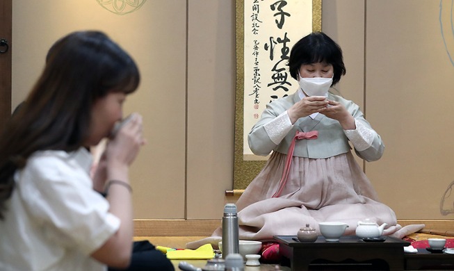【图片看韩国】釜山博物馆迎端午茶道体验