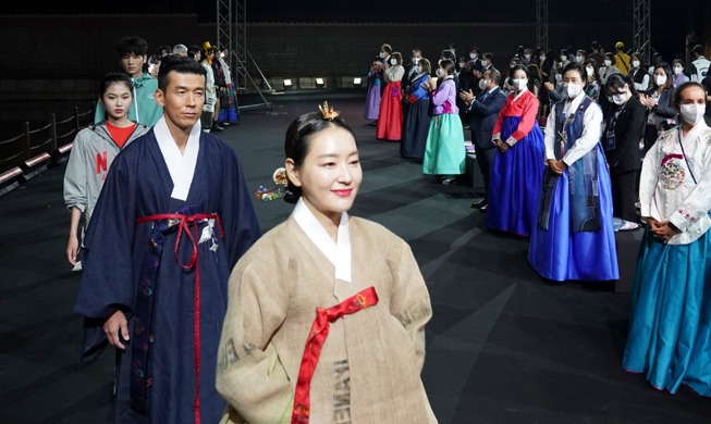 【图片看韩国】以P4G峰会为契机，在景福宫举办环保服装展