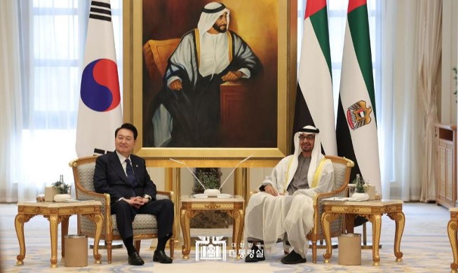 韩阿举行首脑会晤 阿联酋决定向韩投资300亿美元
