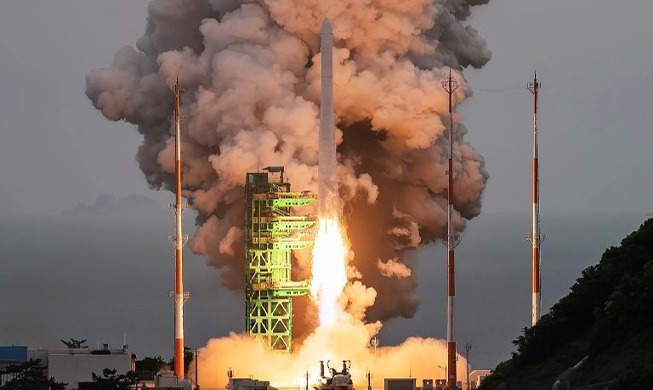 韩“世界”号运载火箭第三次发射成功