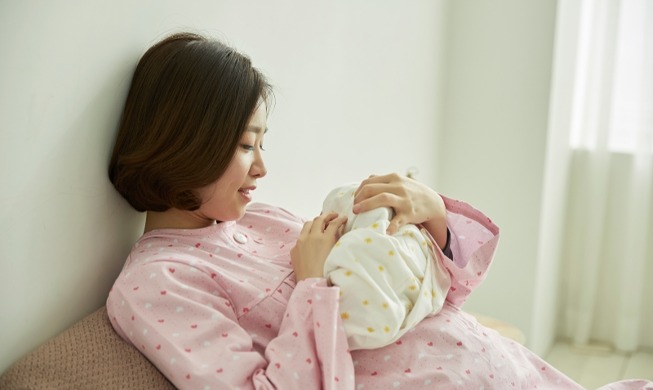 首尔市向所有生育家庭提供100万韩元的产后补助