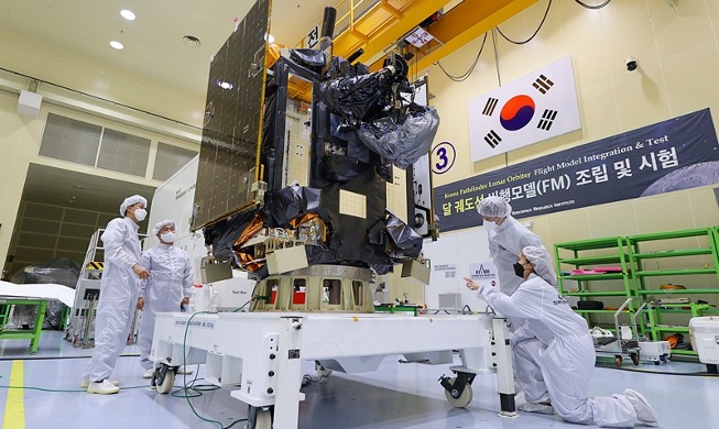 韩国首架月球探测器5日发射升空