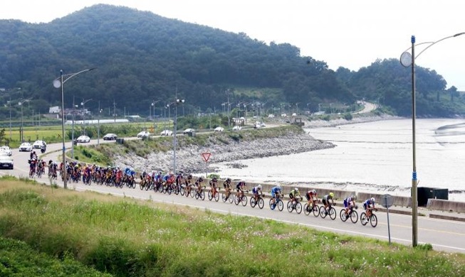 2022国际自行车大赛“Tour de DMZ”开赛