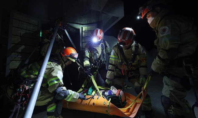 韩国援外救助队开展应急救援演练