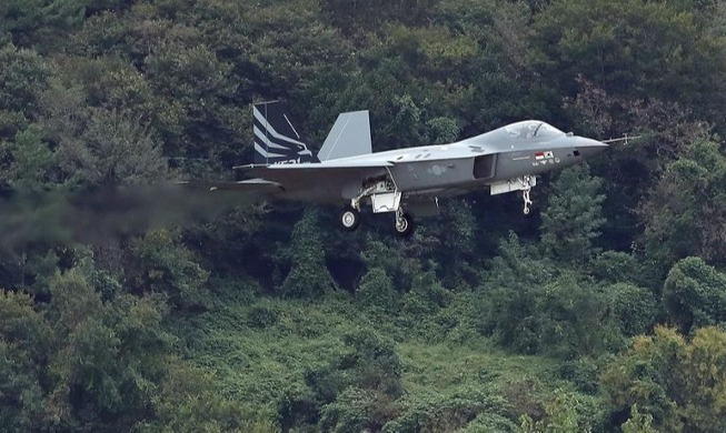 韩自研超音速战机KF-21超音速飞行成功