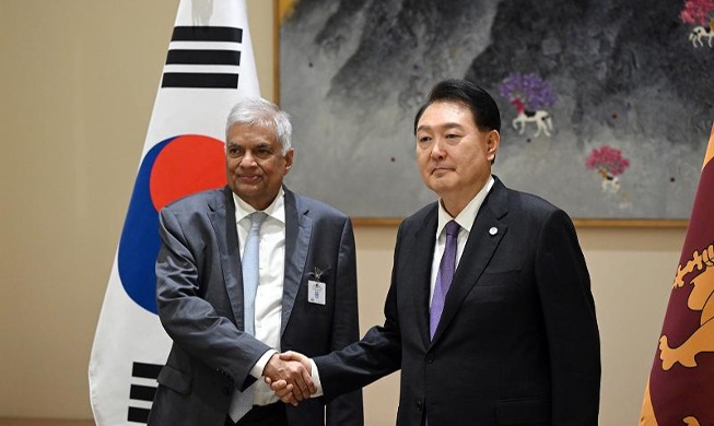 尹锡悦与九国首脑会晤 为釜山申办2030世博会奔走