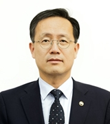 李炯日