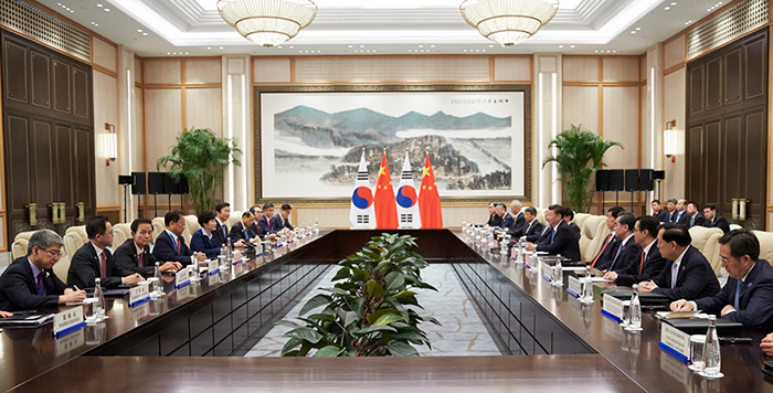 朴槿惠总统与习近平主席于5日举行首脑会谈。