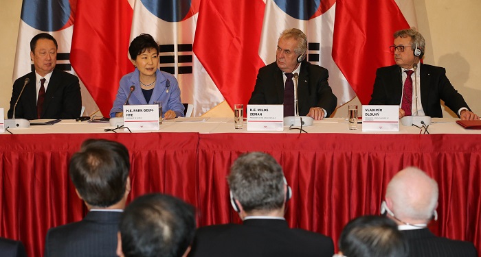20151203_KorCzeforum_article_00.jpg