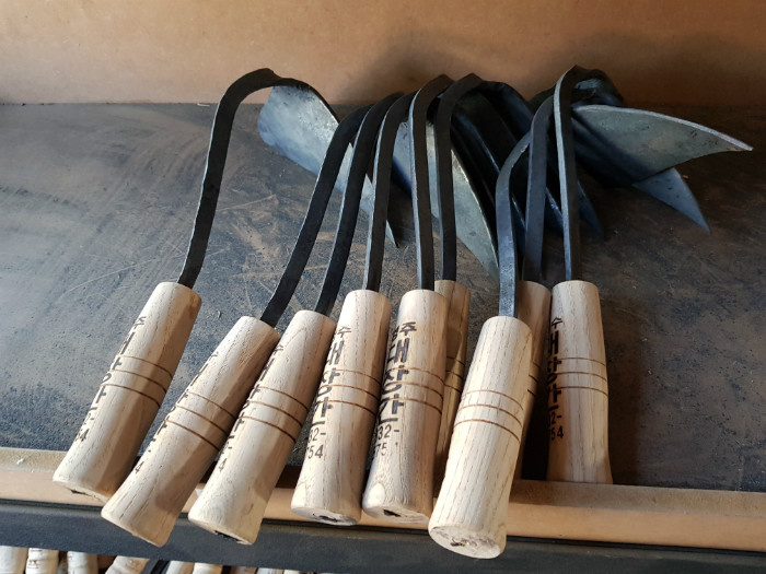 昔鲁基匠人制作的荣州锄头。韩宣网记者闵礼智 摄