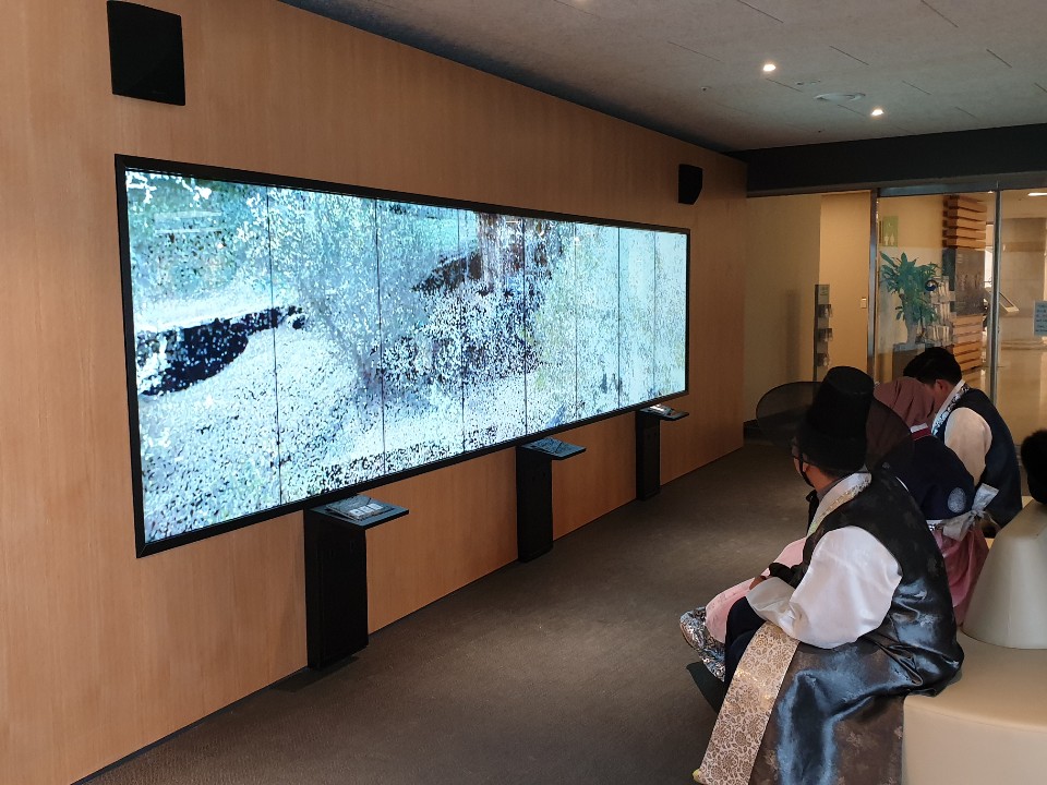 Interactive Media Wall