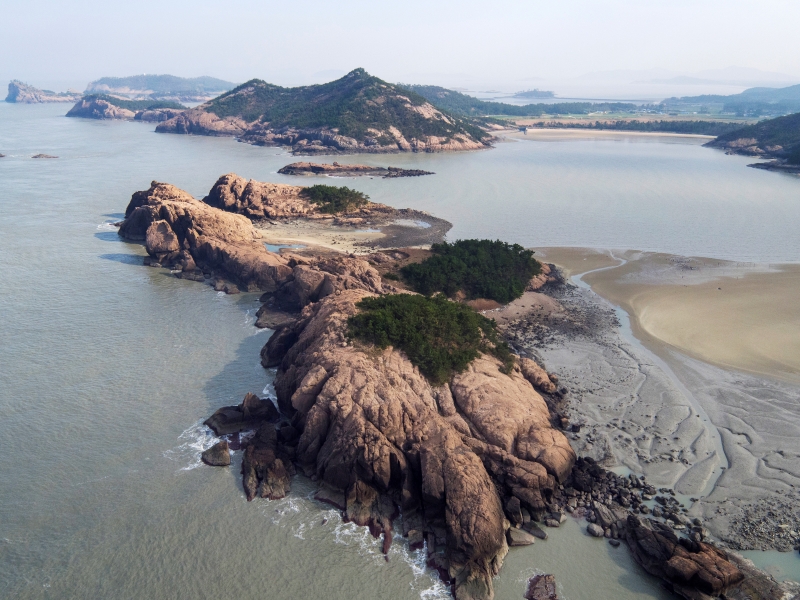 ▲ 신안군 비금면 고서리의 고막해변과 내포전도 전경. 신안군