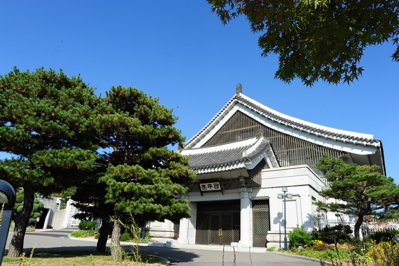 4月20日，在韩国“残疾人日”这一天，在青瓦台春秋馆举行特别演出《共享心灵旋律》。图为青瓦台春秋馆。图片来源：青瓦台官网 