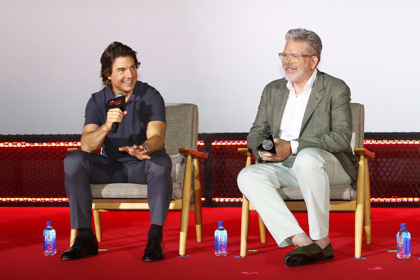 6月29日， 在首尔松坡区乐天影院乐天世界塔店举行的电影《碟中碟7：致命清算》访韩记者座谈会上，汤姆·克鲁斯正在回答记者提问。图片来源：乐天娱乐