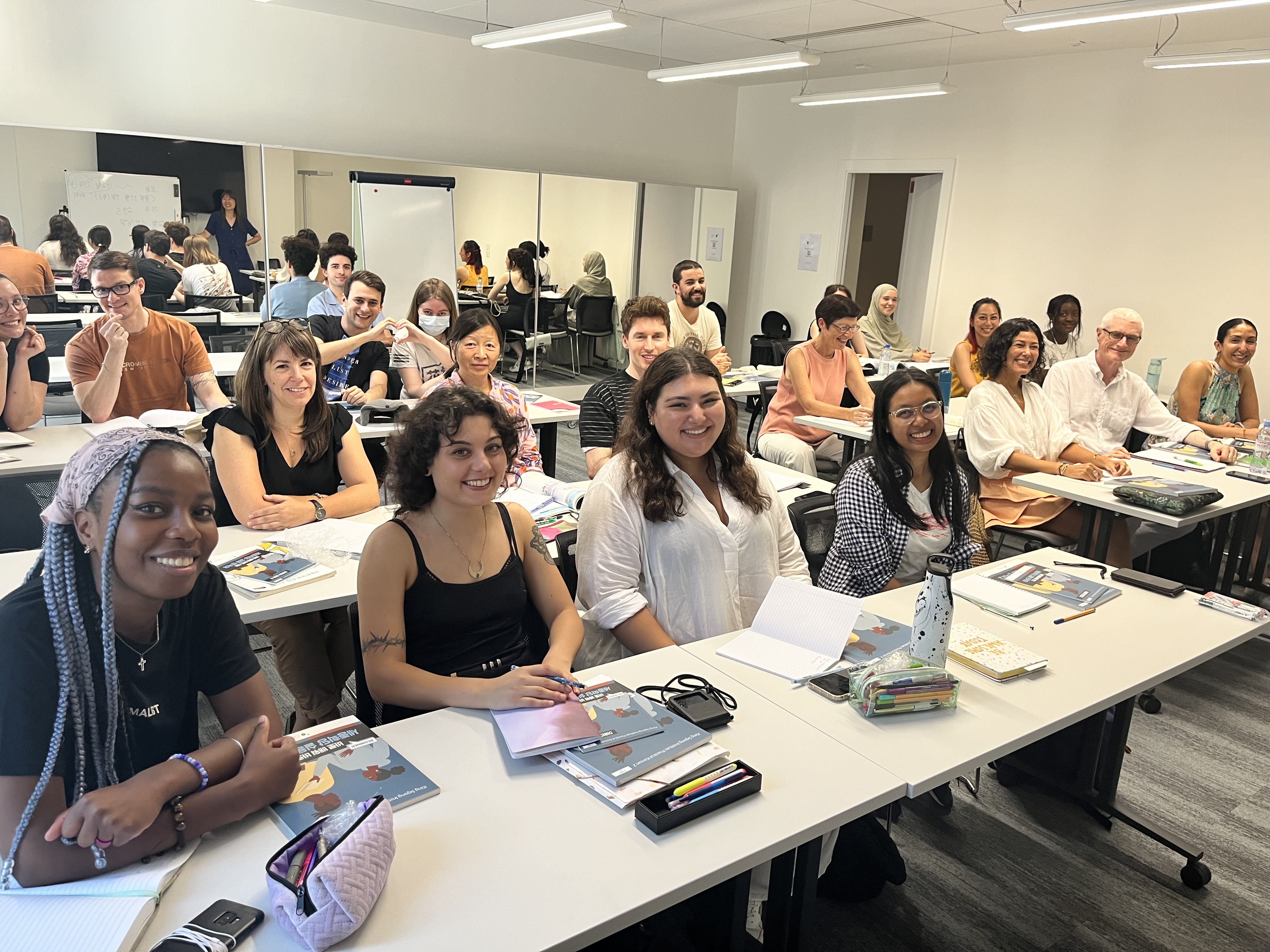 9月5日，位于法国巴黎第八区巴黎韩国中心的法国世宗学堂，20多名法国学员正在听韩语讲座。图片来源：法国世宗学堂 