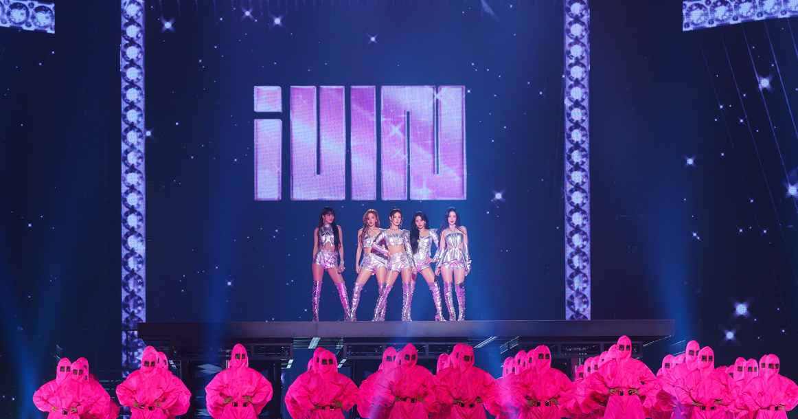 图为去年11月29日，在日本东京巨蛋举行的“2023 MAMA AWARDS”上，登台献艺的韩国女团（G）I-DLE。图片来源：Mnet M COUNTDOWN官方脸书