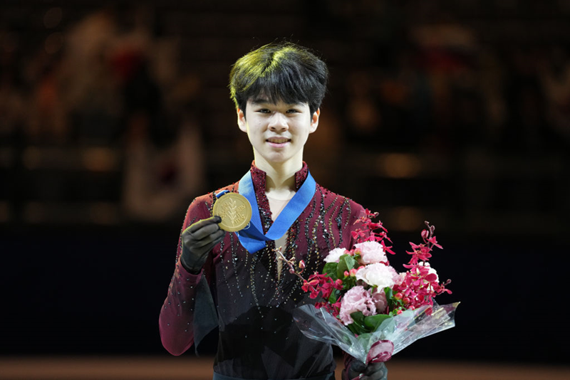 3月2日，在台北小巨蛋举行的2024年国际滑联（ISU）花样滑冰青少年世界锦标赛男单比赛中，韩国花滑选手徐玟圭获得金牌。图片来源：国际滑联（ISU）官网
