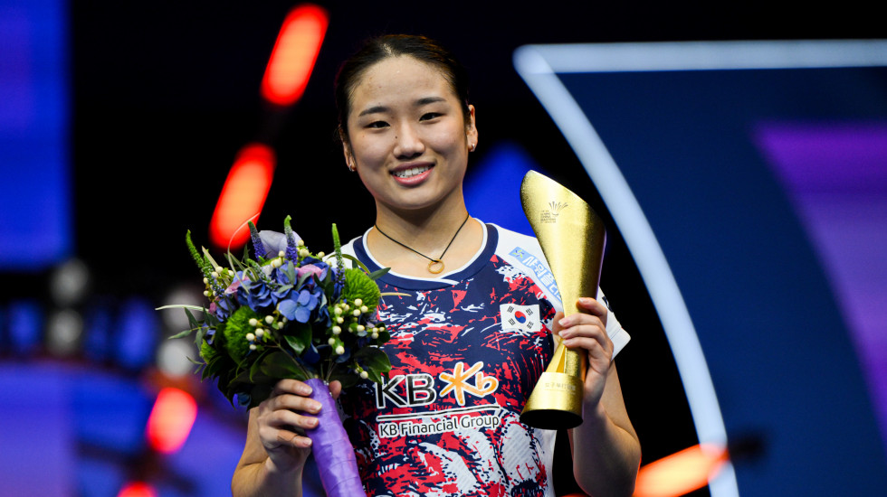 11月24日，在中国深圳体育场举行的世界羽联（BWF）巡回赛超级750赛事——中国羽毛球大师赛女单决赛中，韩国羽毛球选手安洗莹获得冠军。图片来源：Goh Ean Jie and Mak Chiu Wo/Badmintonphoto