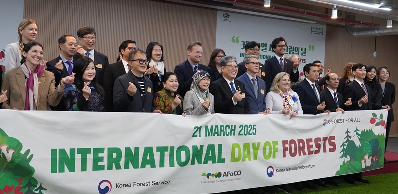 3月21日，韩国山林厅在国立树木园举行的世界森林日纪念活动上首次公布了品牌“K-FOREST FOR ALL”。图片来源：山林厅