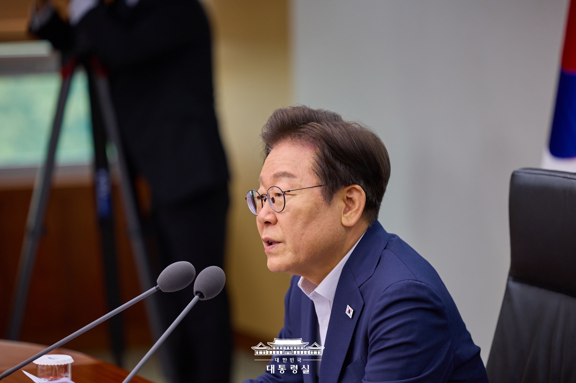 韩国总统室8月10日表示，总统特使团将于11日至13日访问印度尼西亚。图为7月30日，在首尔龙山总统室举行的第三次紧急经济检查工作组（TF）会议上发言的韩国总统李在明。图片来源：大韩民国总统室
