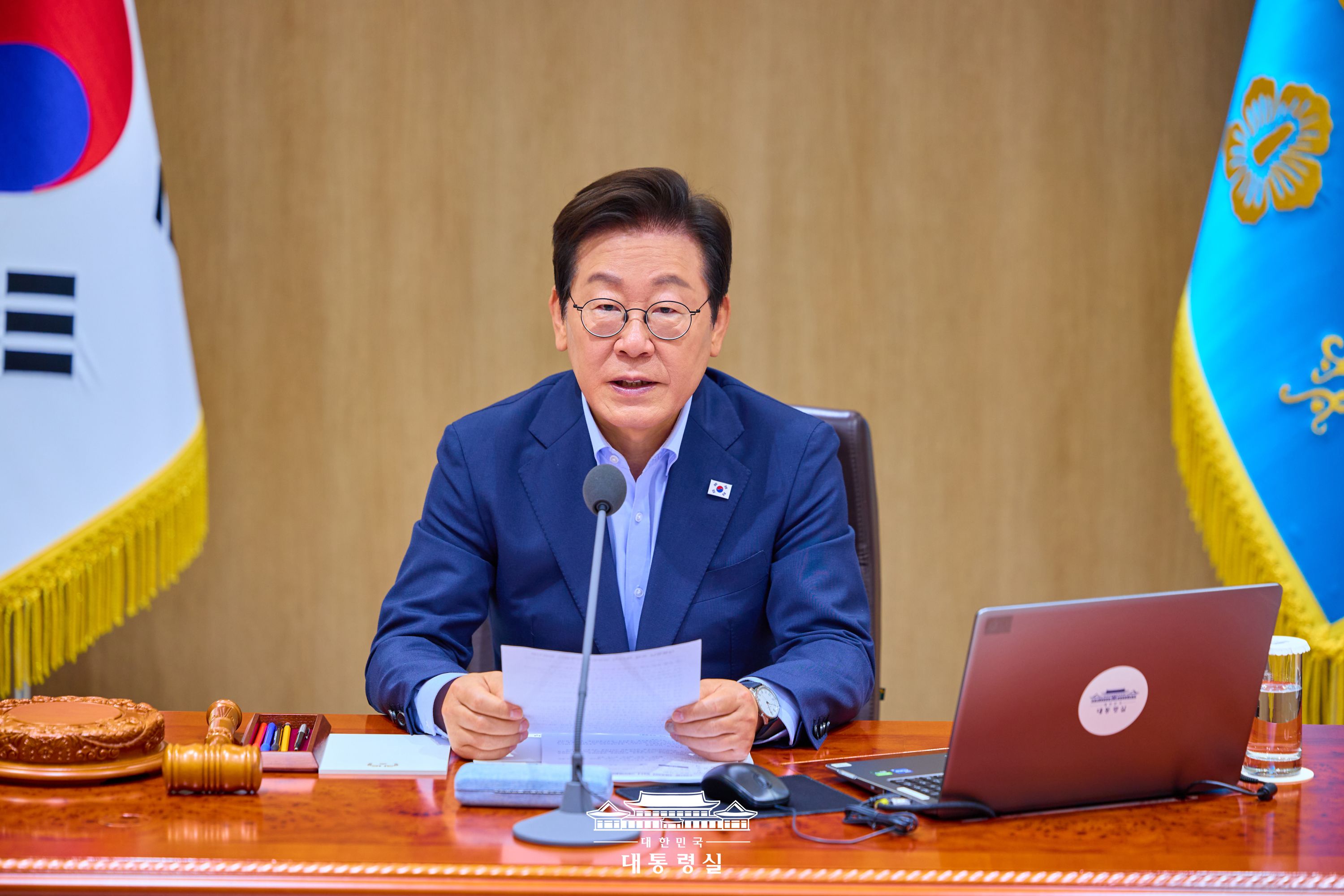 8月29日，韩国总统李在明在首尔龙山总统室大楼举行的第39届国务会议上正在发言。图片来源：大韩民国总统室