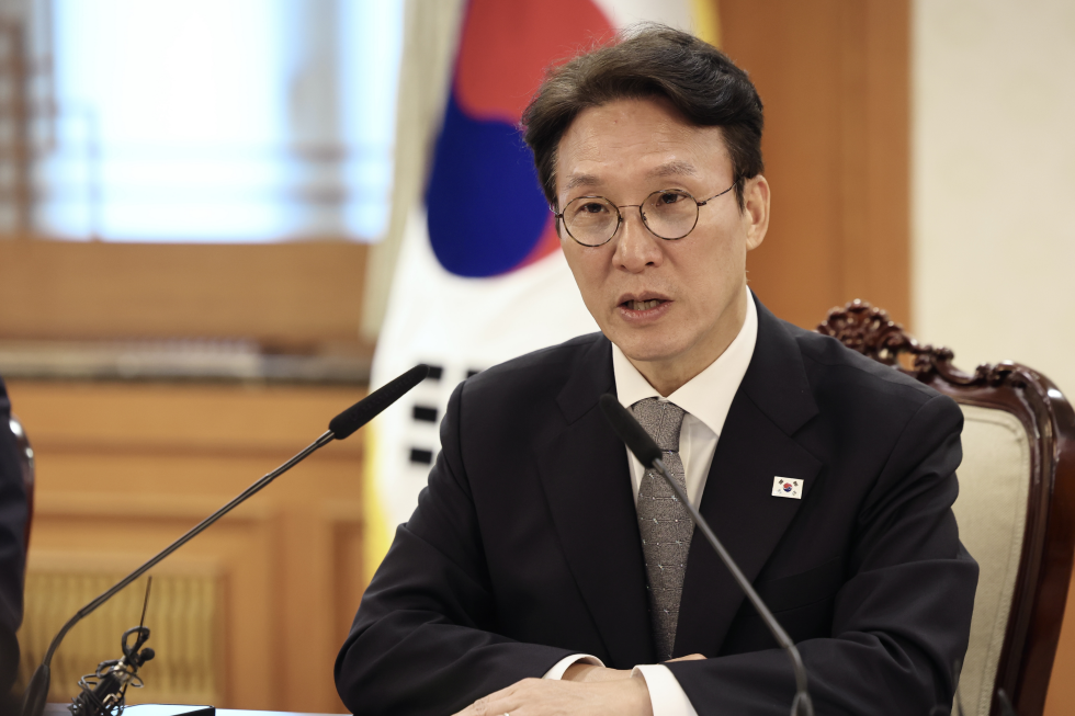 10月15日，在首尔钟路区的政府首尔办公大楼，韩国国务总理金民锡正在主持召开治安安全有关部门长官会议。图片来源：国务调整室国务总理秘书室