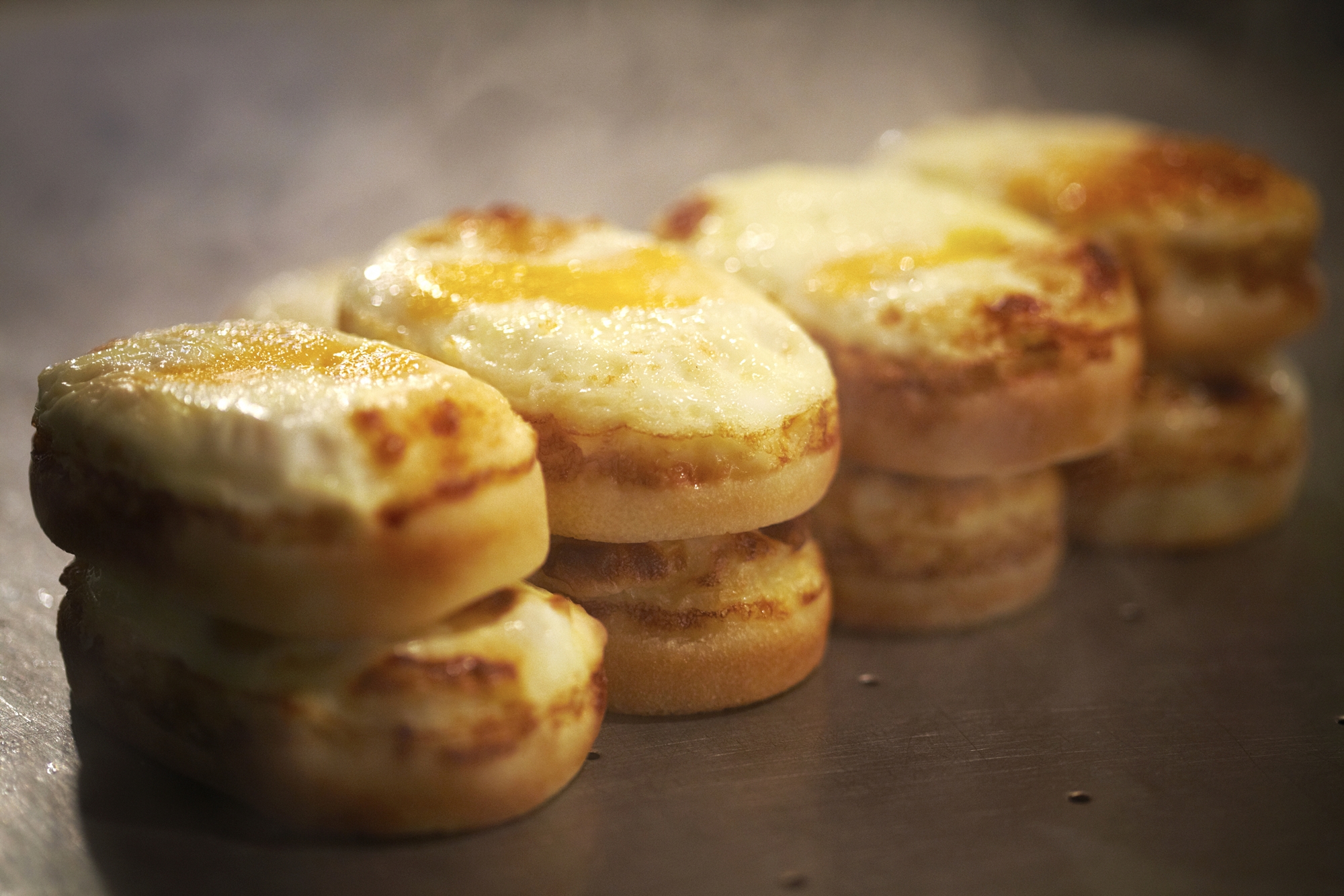 韩国冬季街头小吃——鸡蛋面包入选美国CNN评选的“全球50种最佳面包”。图片来源：iclickart（根据版权法，图片未经允许严禁转载复制）