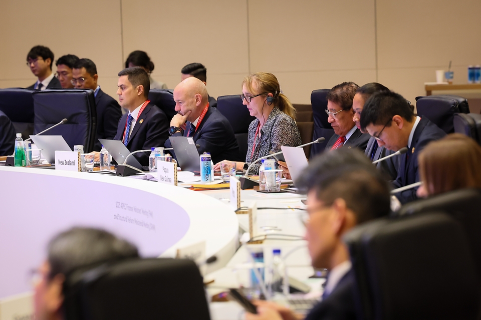 10月22日,亚太经合组织(APEC)结构改革长官会议正在仁川中区迎仕柏度假城举行。图片来源:文化体育观光部