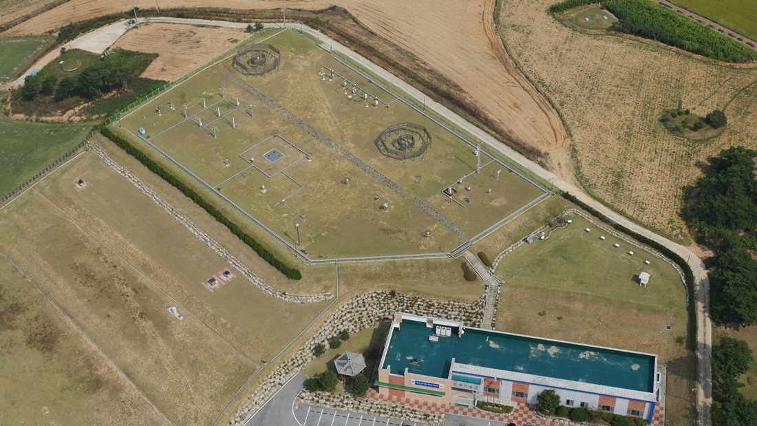 韩国气象厅12月22日表示，位于全罗北道高敞郡大山面的标准气象观测站被选定为全球气候观测系统（GCOS）观测站。图为高敞观测站。图片来源：气象厅