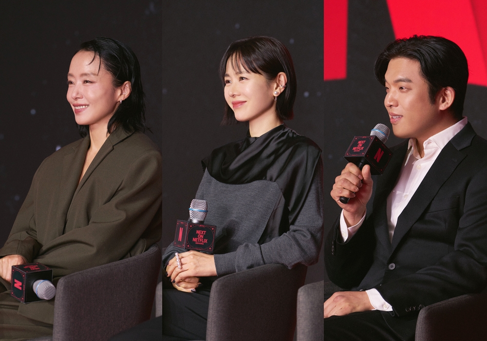 1月21日，在首尔永登浦区康拉德酒店举行的&ldquo;Next on Netflix 2026 Korea&rdquo;活动上，演员全度妍（左）、孙艺珍（中）、安成宰厨师正在介绍自己出演的作品。图片来源：奈飞