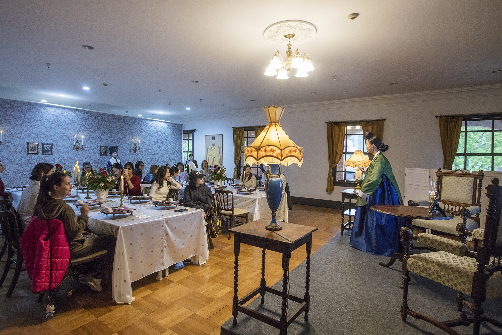 图为2025年4月在德寿宫举行的“皇帝的餐桌”活动现场。图片来源：国家遗产厅