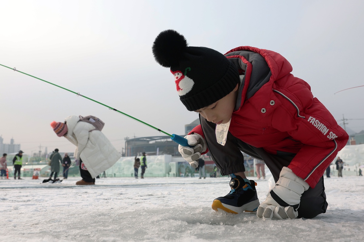 去年1月10日至2月1日在江原道华川郡华川川一带举行的华川山川鱼庆典。图片来源：韩宣网DB
