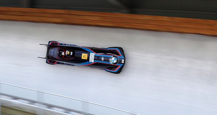 한국의 김유란-김민성이 18일 강원도 평창 알펜시아 슬라이딩센터에서 열린 ‘2016-2017 BMW 국제봅슬레이스켈레톤경기연맹(IBSF) 월드컵 대회' 여자 봅슬레이 경기에서 질주하고있다.