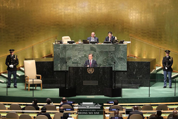 当地时间9月26日，韩国总统文在寅在美国纽约举行的第73届联合国大会上发表主旨演讲。图片来源：青瓦台脸书