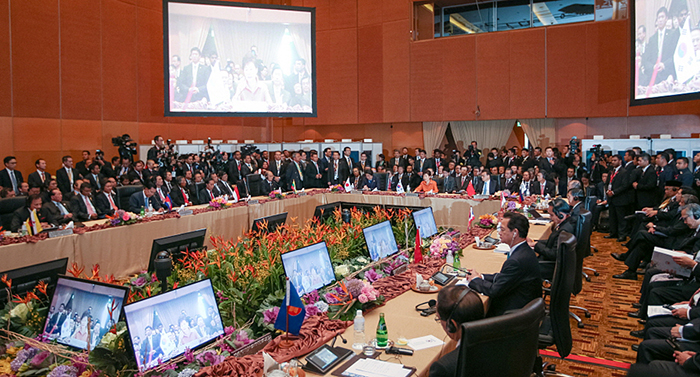 ASEAN_Plus3_Summit_20151121_02.jpg